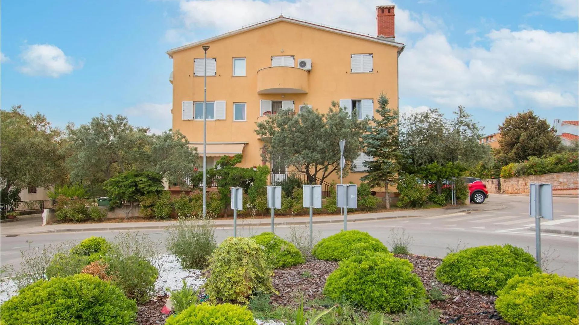 1 Bedroom Cozy Apartment In Fazana