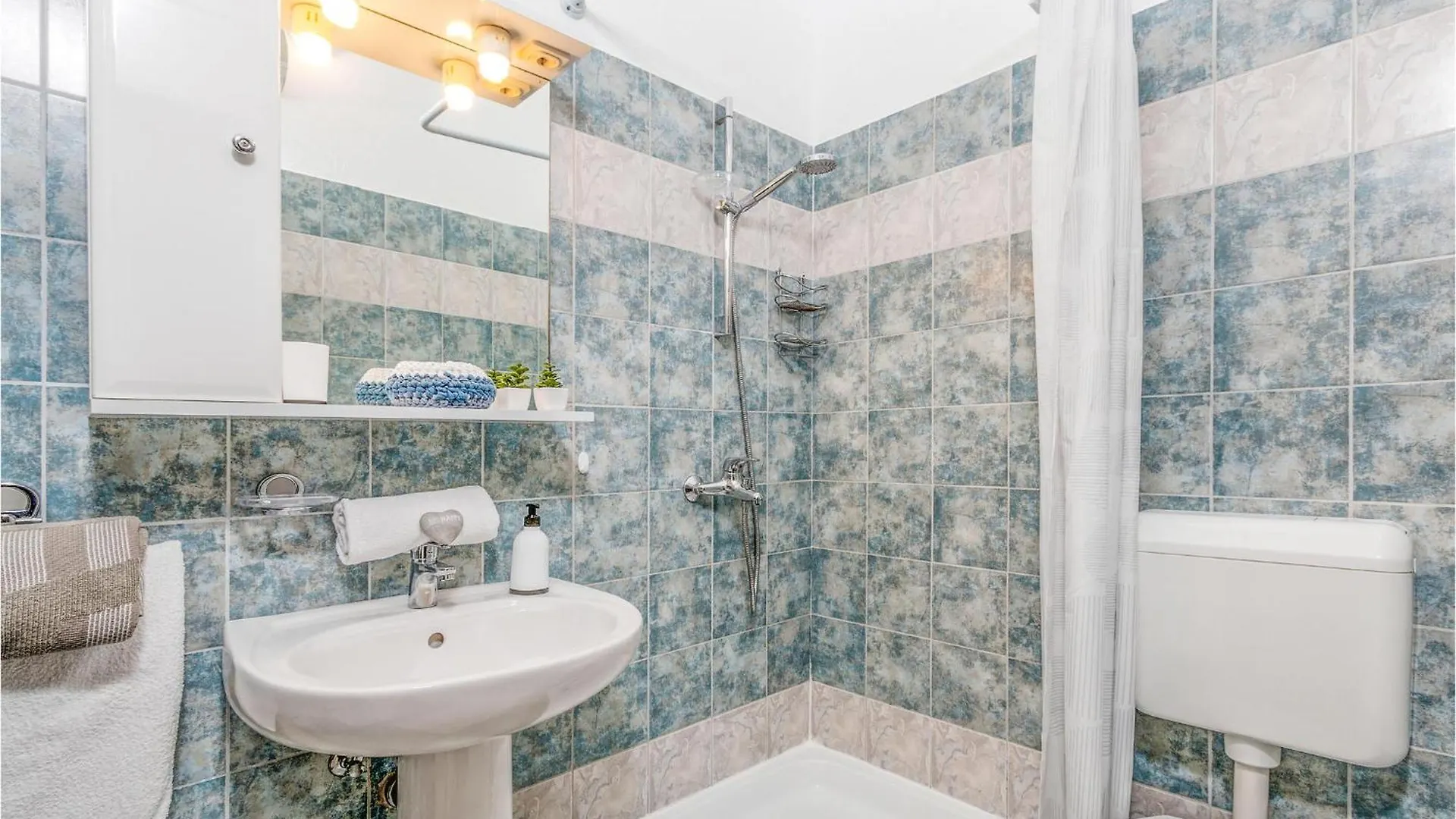 1 Bedroom Cozy Apartment In Fazana